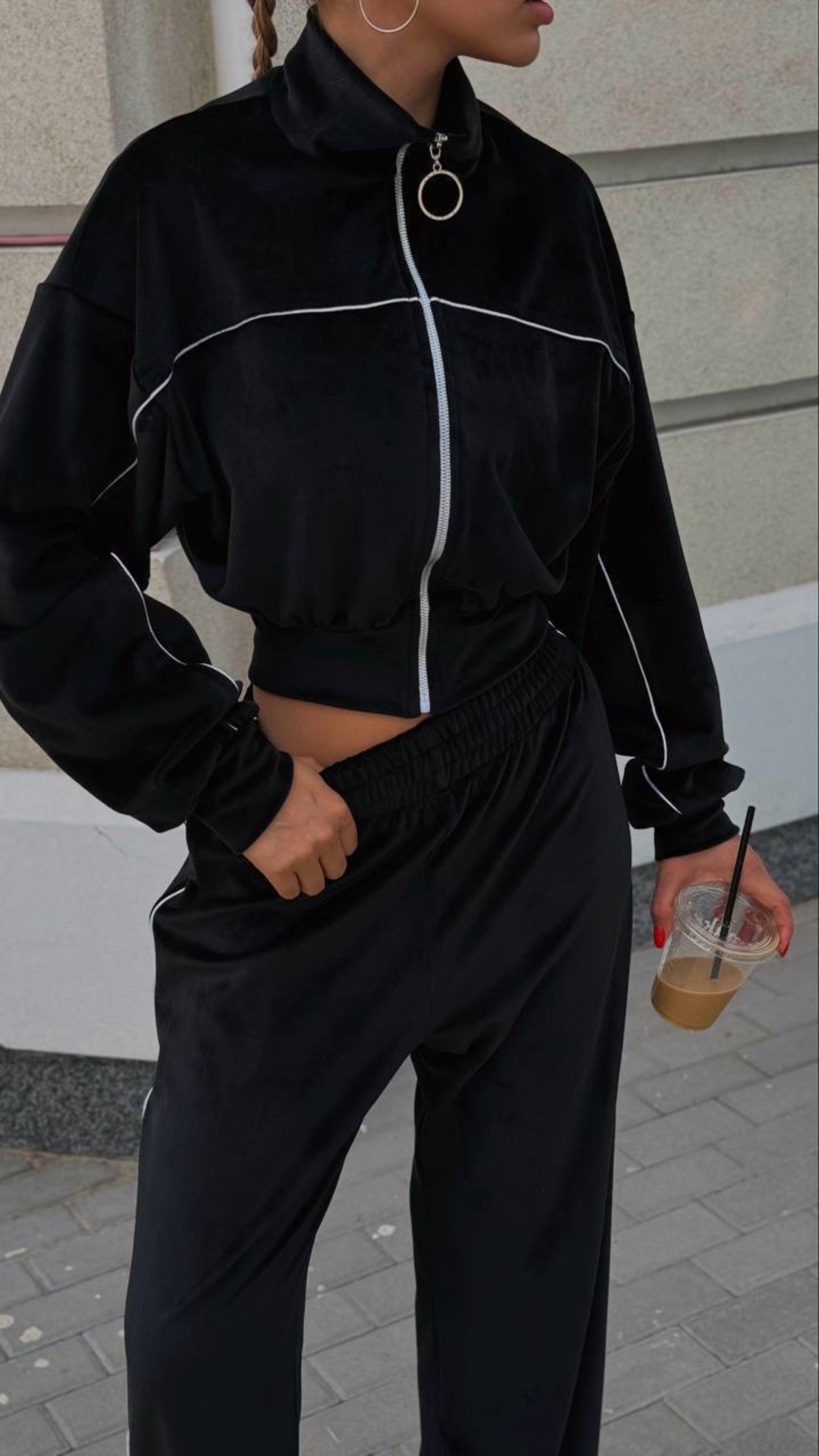 Velour Touch Set Black – спортен екип от мек велур