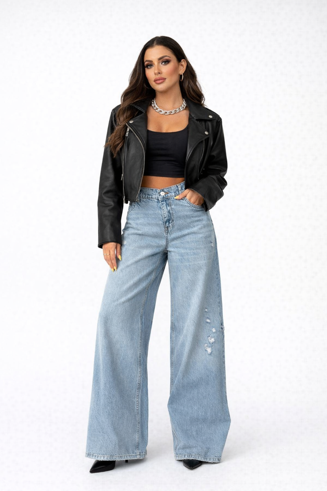 Дънки “Urban Edge” с висока талия и накъсани крачоли