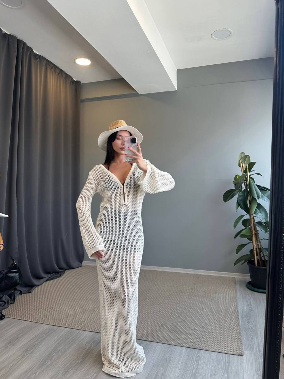 Oceana Backless – дълга плажна рокля с дълъг ръкав и отворен гръб
