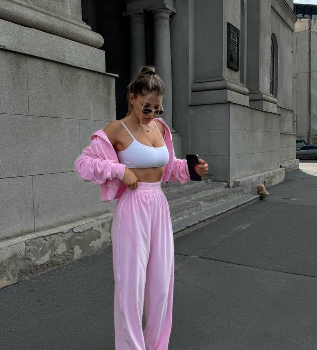 Velour Touch Set Pink – спортен екип от мек велур