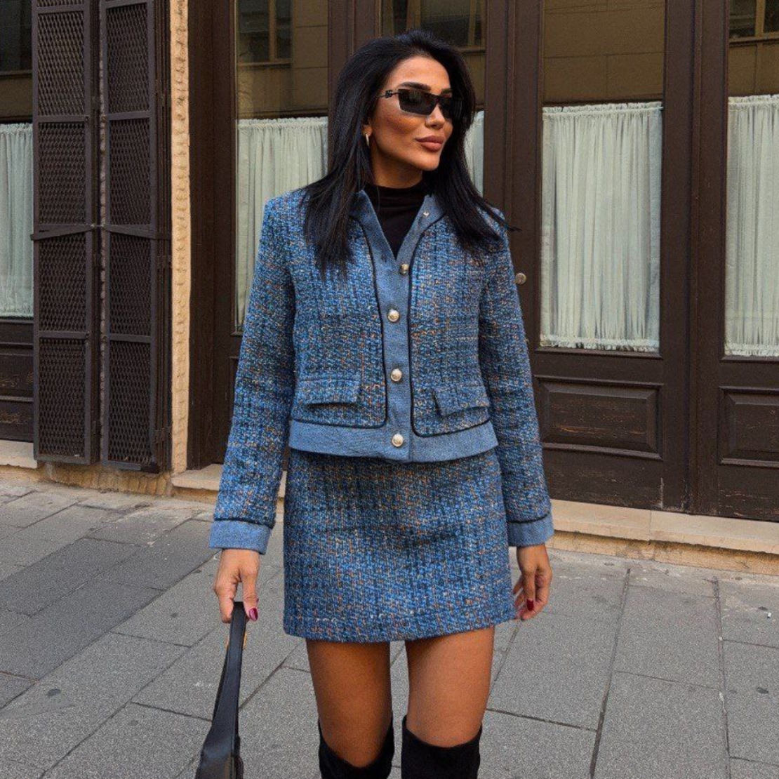 Дамски костюм Букле  „Blue Charm“ – сако и пола