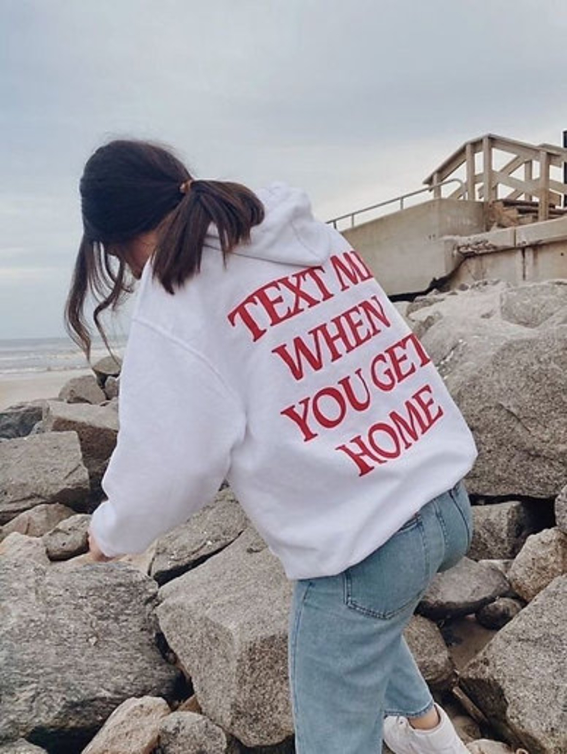 “Text me” суичър