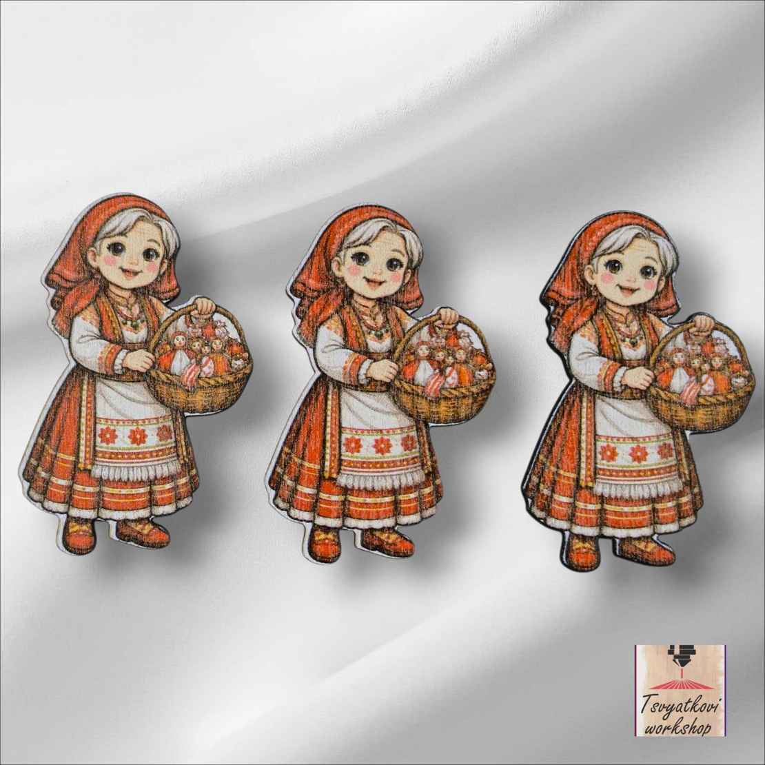 Дървена фигурка Баба Марта с кошница-10бр