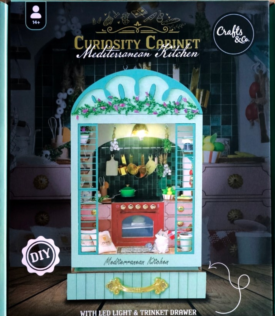 Миниатюрна къща „Направи си сам“ Crafts&Co LED мини декор с чекмедже КУХНЕНСКИ МОДЕЛ