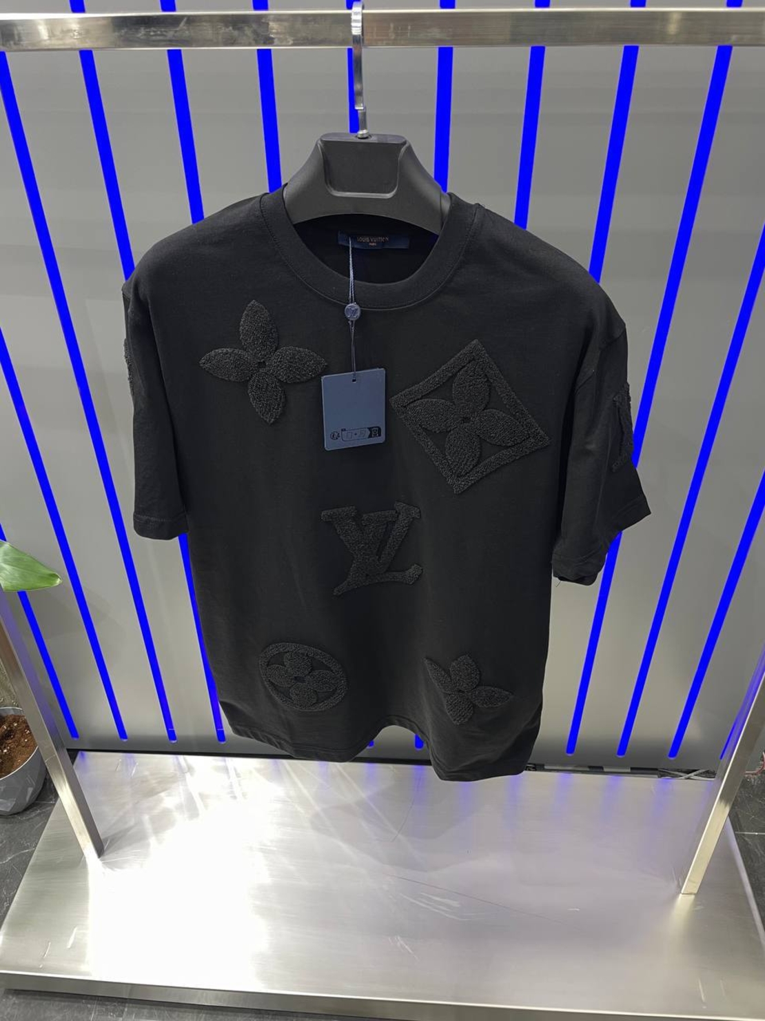 Тениска LV