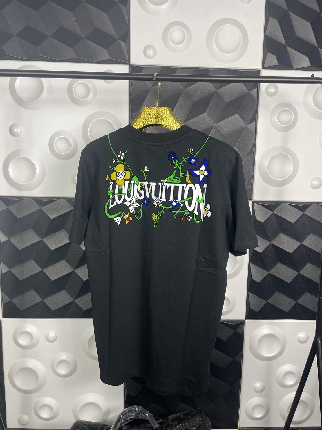Тениска LV