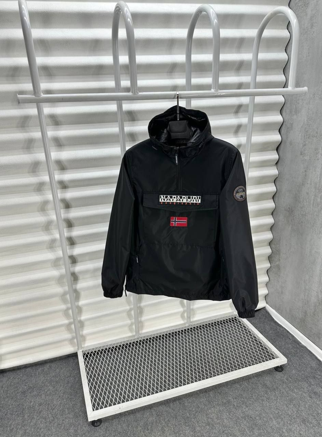 Ветровка NAP