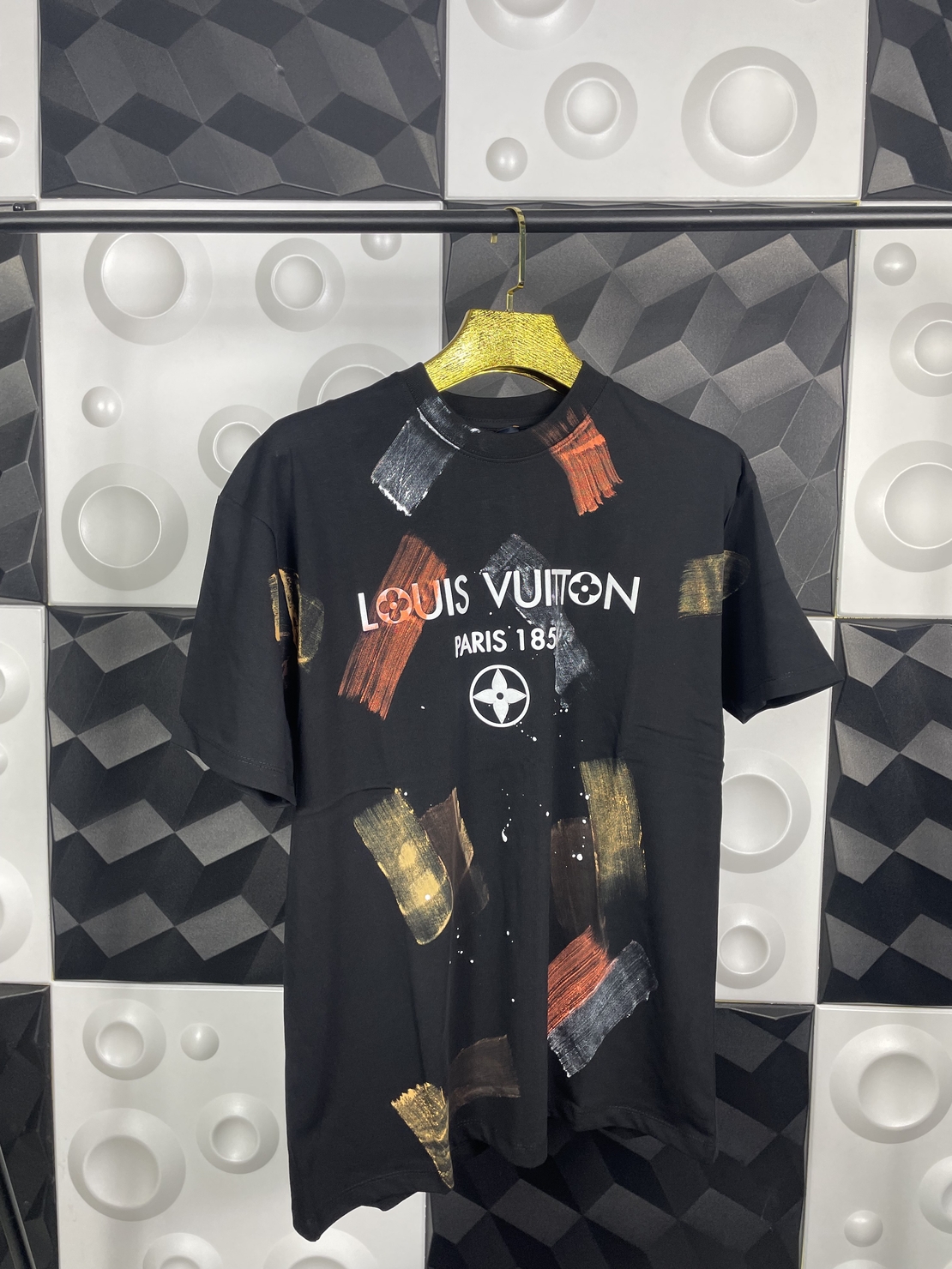 Тениска LV