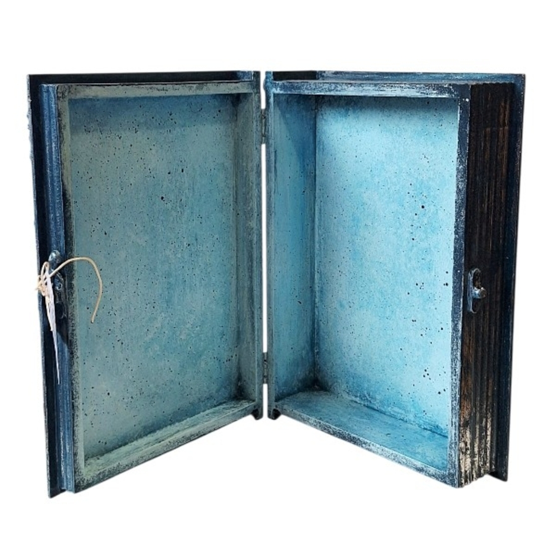 ГОЛЯМА КУТИЯ/КНИГА