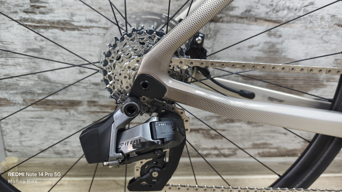 Argon 18 Equation SRAM Rival AXS DT Swiss | M