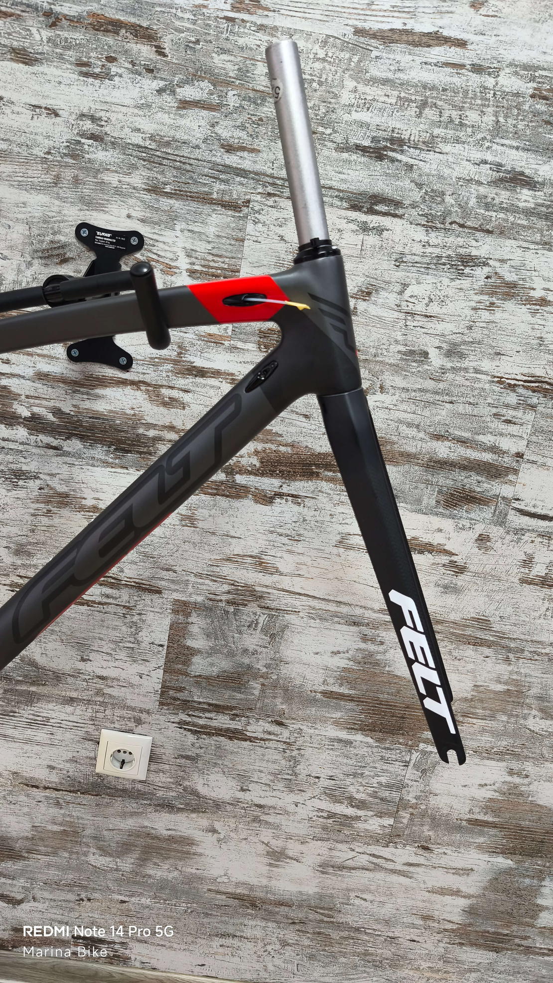 Карбонова рамка FELT ZW2 Rim с дефект на боята | 43