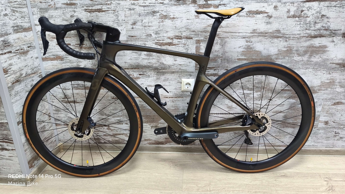 Scott Foil 10 Disc Ultegra Di2 Syncros Carbon | S