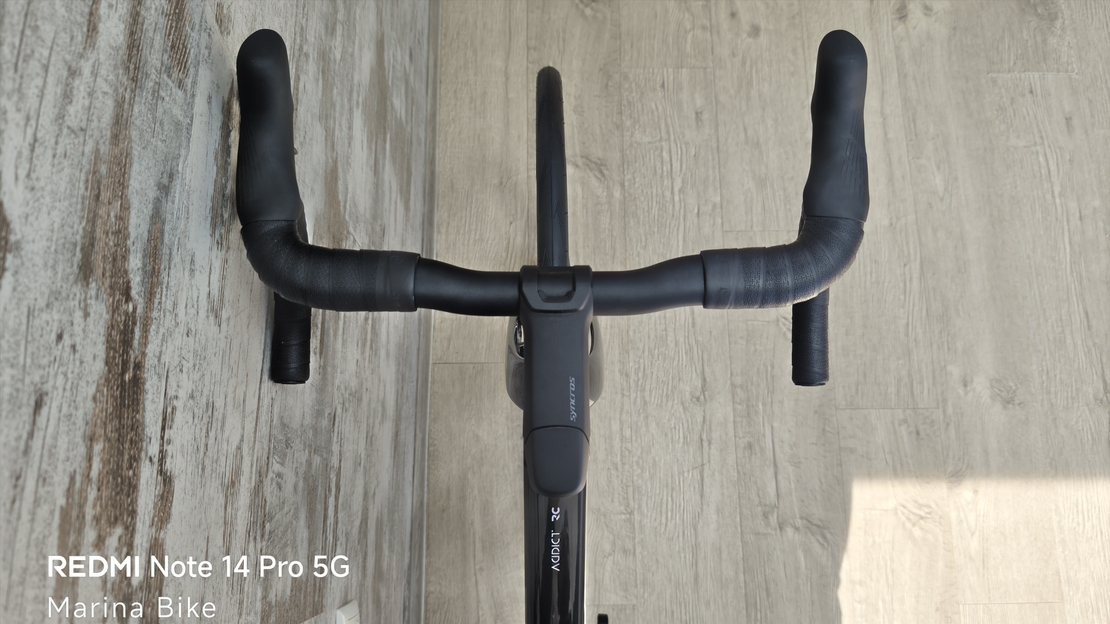 DEMO Scott Addict RC30 105 Di2 Syncros Capital 1.0 | L