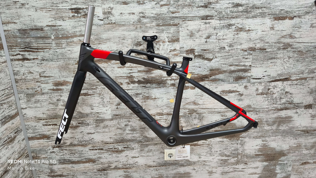 Карбонова рамка FELT ZW2 Rim с дефект на боята | 43