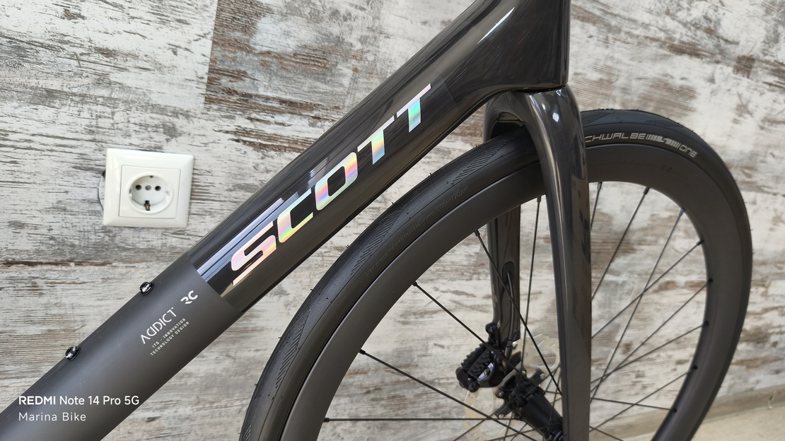 DEMO Scott Addict RC30 105 Di2 Syncros Capital 1.0 | L