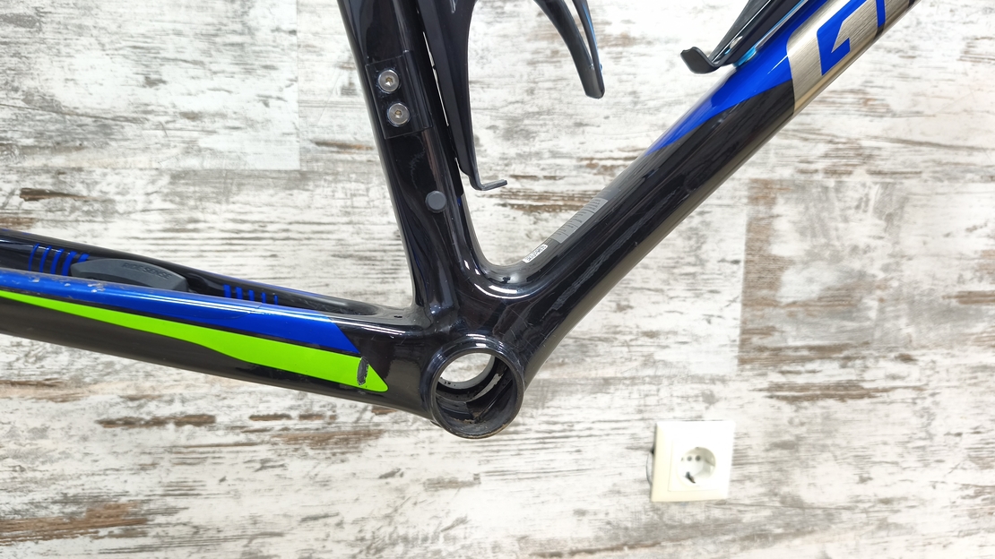 Карбонова рамка Giant TCR Rim | M