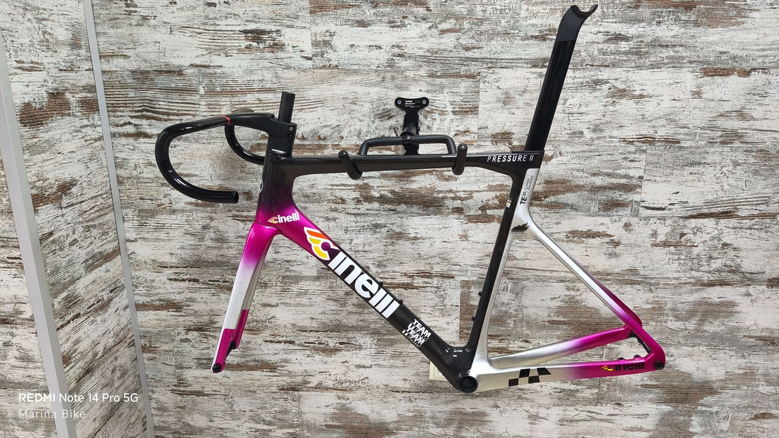 Карбонова рамка Cinelli Pressure II Team Colpack Disc | L