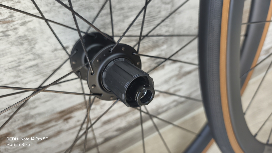 Карбонови капли Bontrager Aeolus Elite 35 TLR Disc R3 Tubeless | HG
