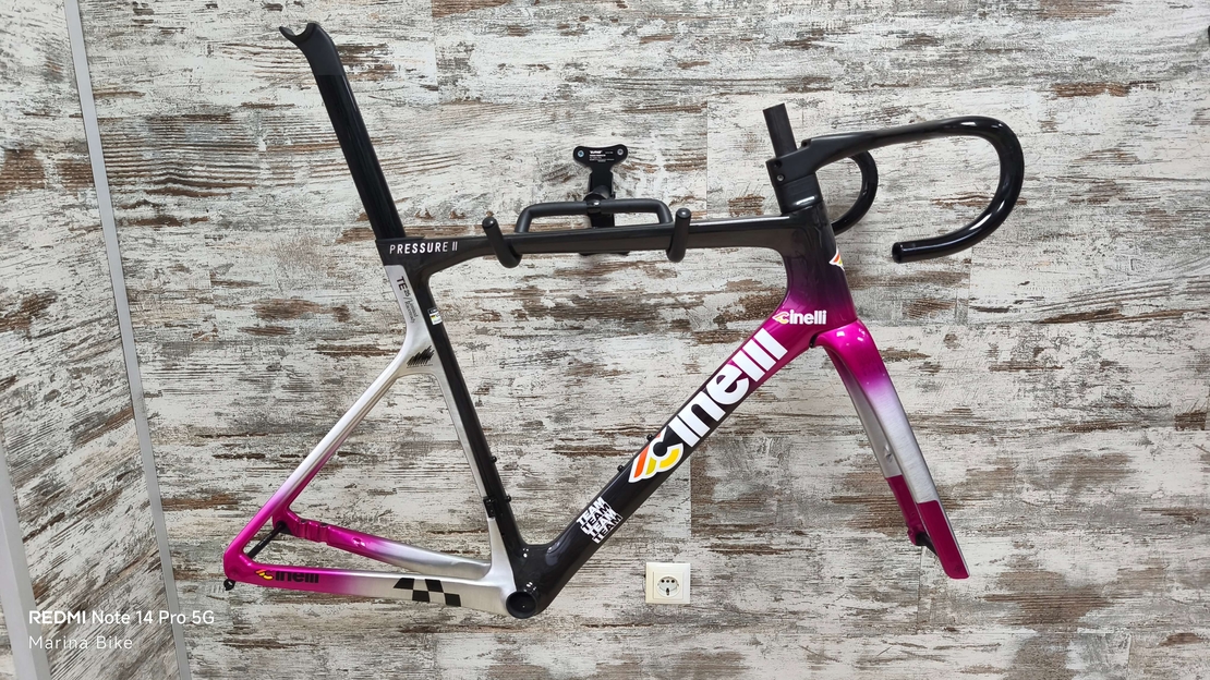 Карбонова рамка Cinelli Pressure II Team Colpack Disc | L