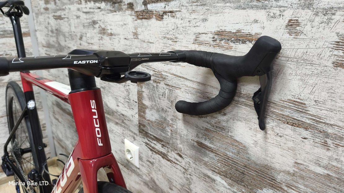 Focus Izalco Max Ultegra Di2 Disc DT Swiss ARC 1450 DiCut | 56