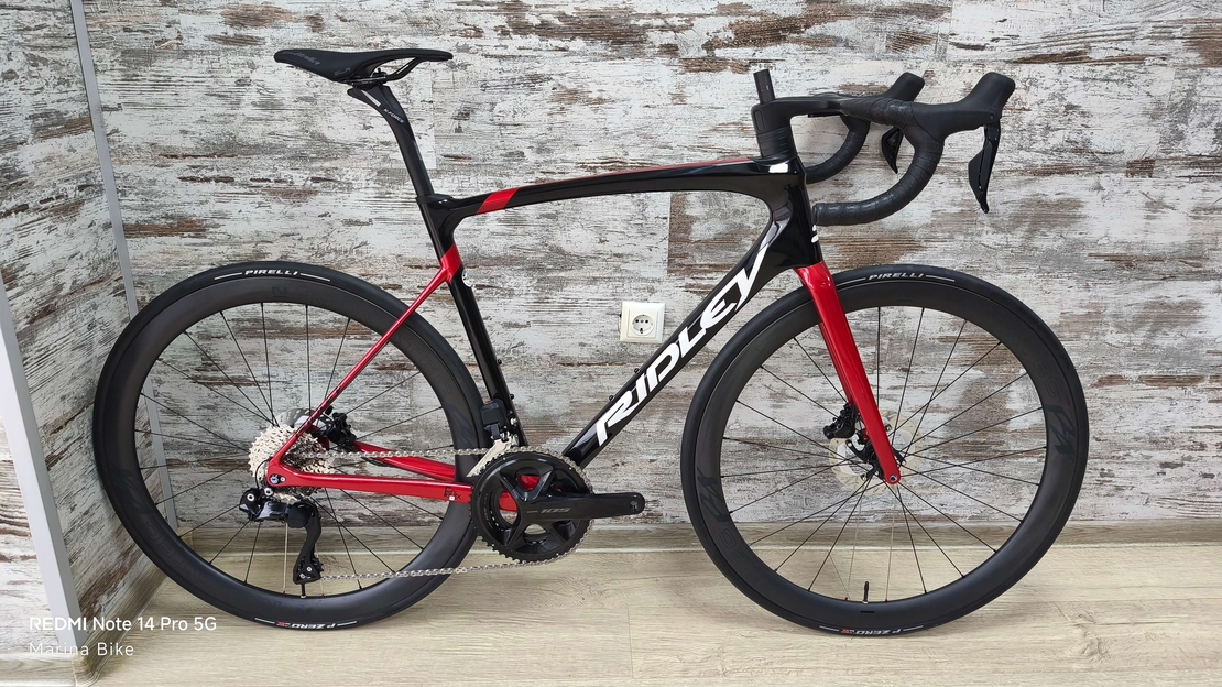 Ridley Fenix SLiC Disc Shimano 105 DI2 Novatec Tubeless | M