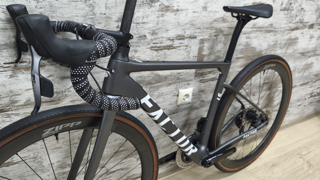 Factor LS Gravel SRAM Force/Rival AXS CeramicSpeed Zipp 303S Tubeless | 49