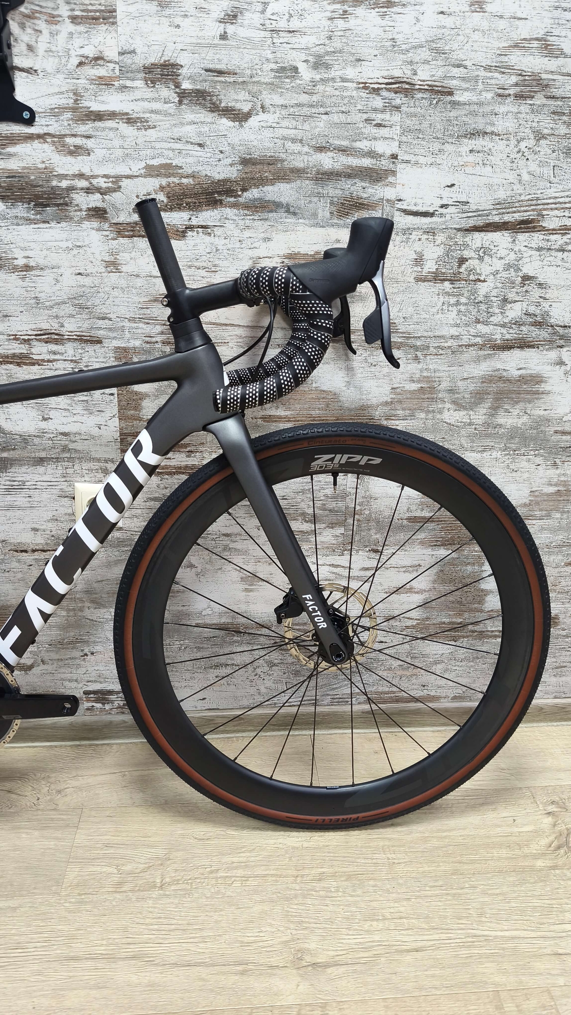 Factor LS Gravel SRAM Force/Rival AXS CeramicSpeed Zipp 303S Tubeless | 49