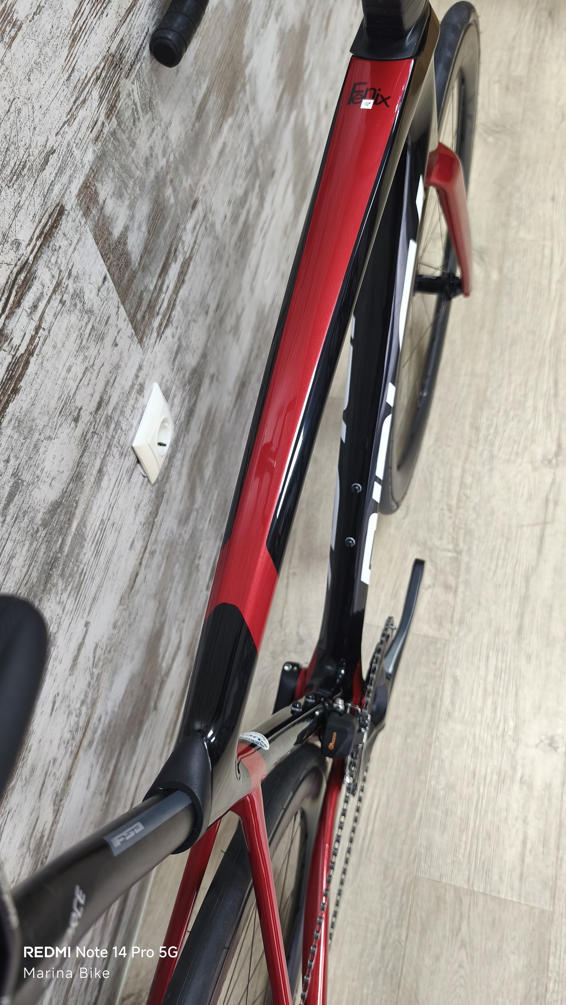 Ridley Fenix SLiC Disc Shimano 105 DI2 Novatec Tubeless | M