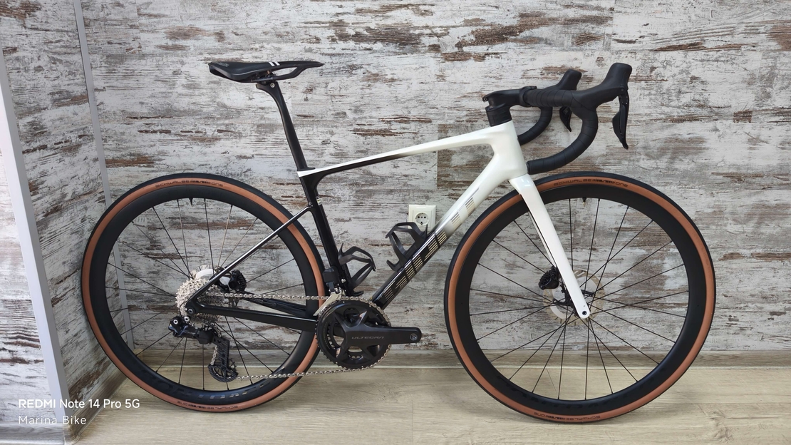 Giant Defy Pro 1 Disc 105 Di2/Ultegra Aeolus Pro 37 Tubeless | S