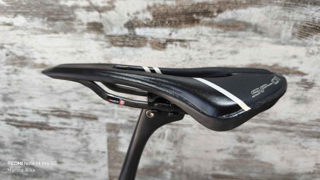 Giant Defy Pro 1 Disc 105 Di2/Ultegra Aeolus Pro 37 Tubeless | S