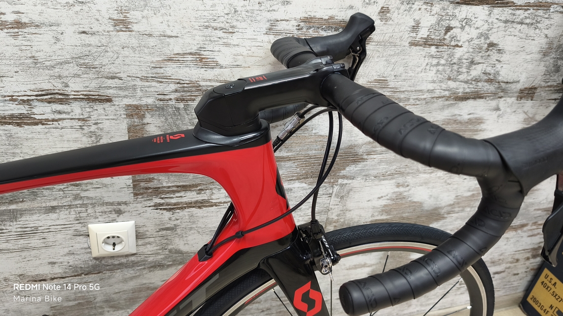 Scott Foil 30 105 R7000 Shimano/Syncros | L