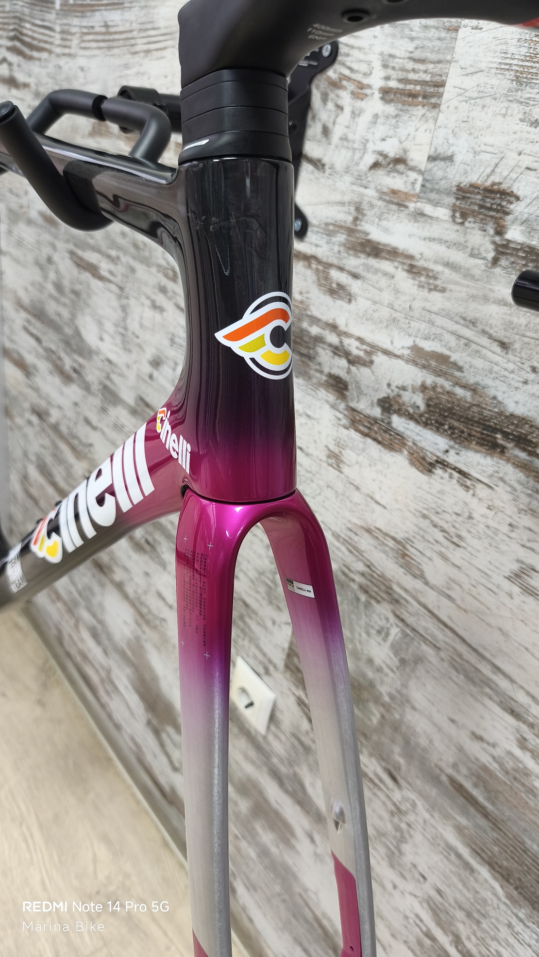 Карбонова рамка Cinelli Pressure II Team Colpack Disc | L