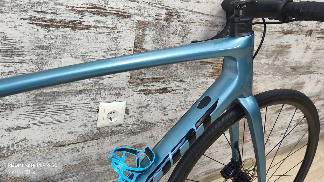 Giant TCR Pro 1 Disc Shimano 105 Di2 DT Swiss R470 | M