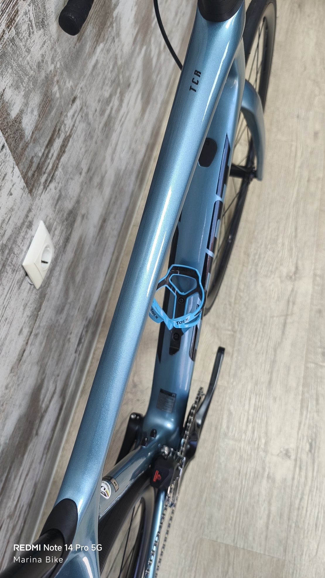 Giant TCR Pro 1 Disc Shimano 105 Di2 DT Swiss R470 | M