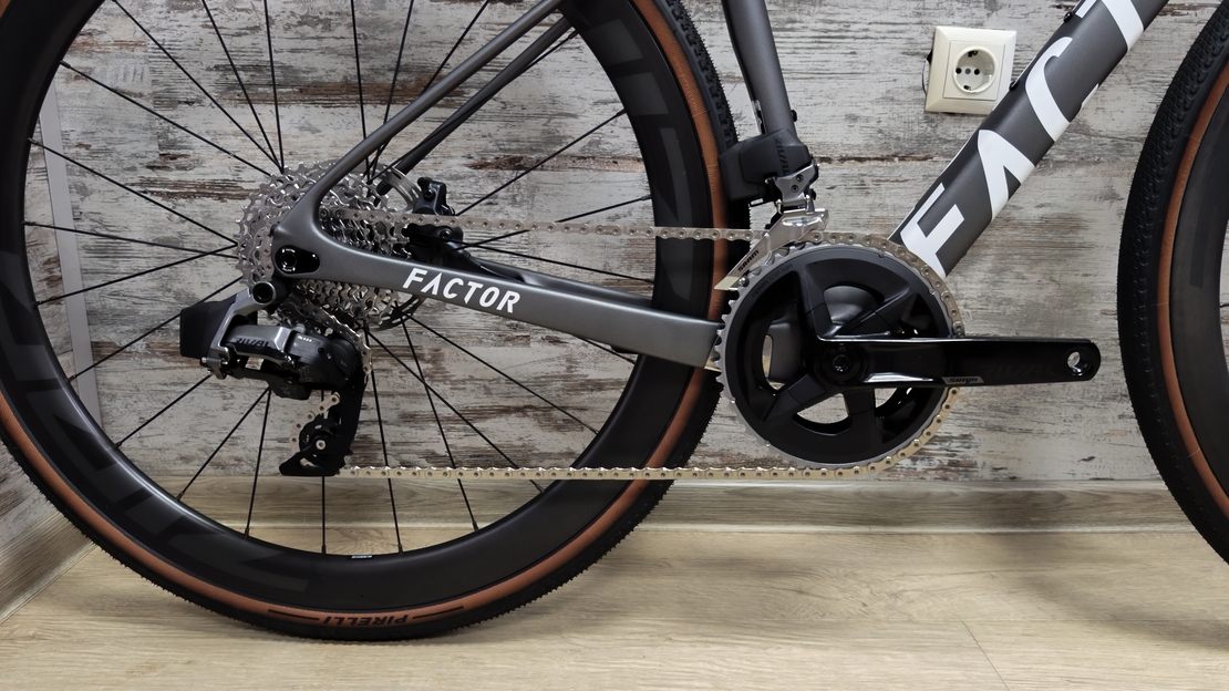 Factor LS Gravel SRAM Force/Rival AXS CeramicSpeed Zipp 303S Tubeless | 49
