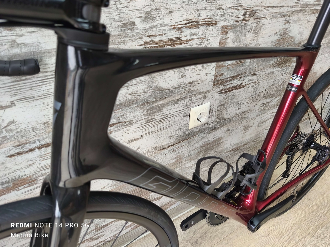 Giant Defy Pro Disc Ultegra Di2 Fulcrum | M/L