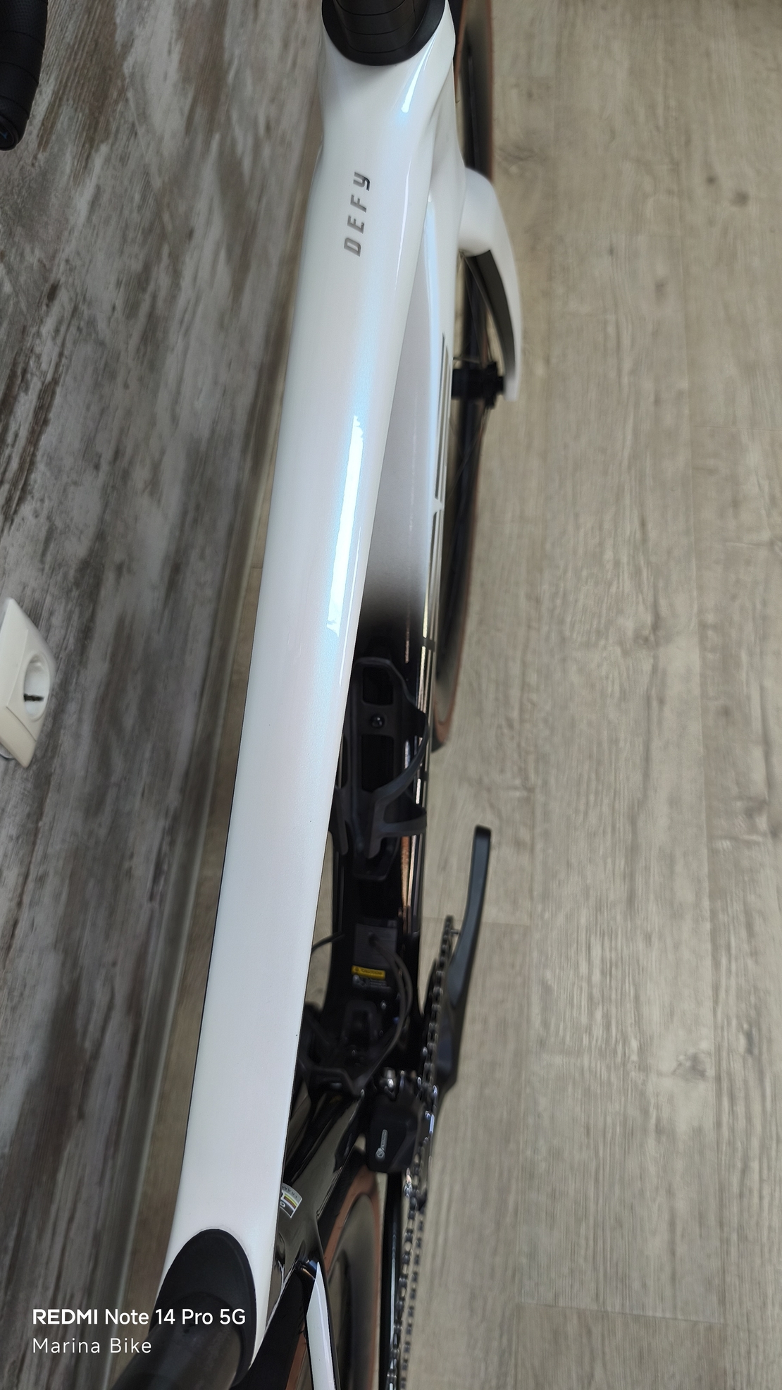 Giant Defy Pro 1 Disc 105 Di2/Ultegra Aeolus Pro 37 Tubeless | S