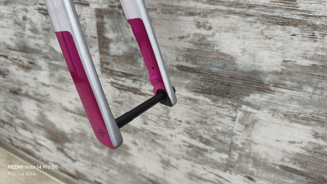 Карбонова рамка Cinelli Pressure II Team Colpack Disc | L