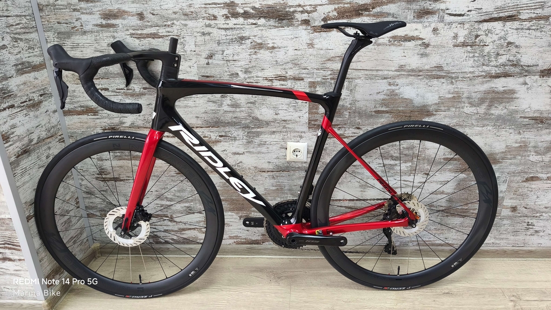 Ridley Fenix SLiC Disc Shimano 105 DI2 Novatec Tubeless | M