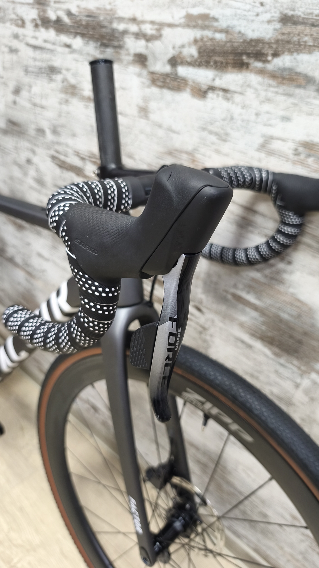 Factor LS Gravel SRAM Force/Rival AXS CeramicSpeed Zipp 303S Tubeless | 49