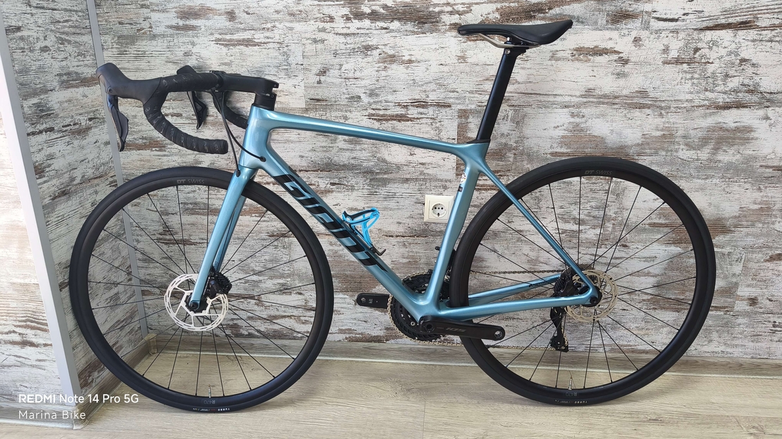 Giant TCR Pro 1 Disc Shimano 105 Di2 DT Swiss R470 | M