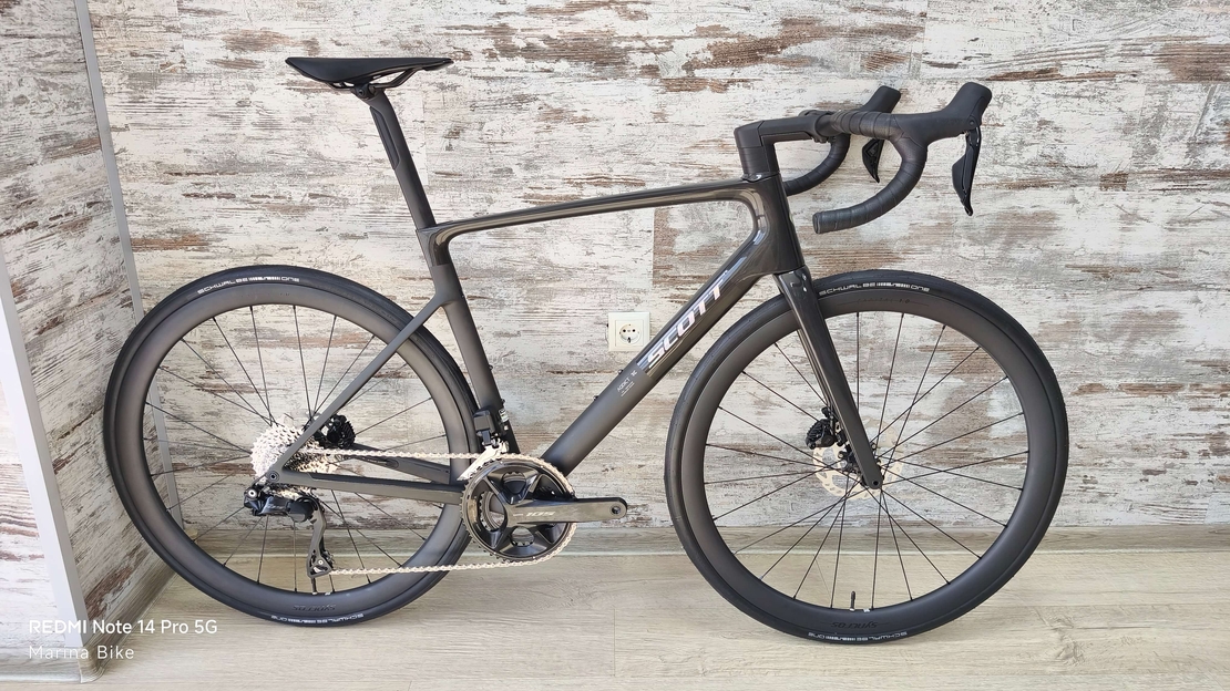 DEMO Scott Addict RC30 105 Di2 Syncros Capital 1.0 | L