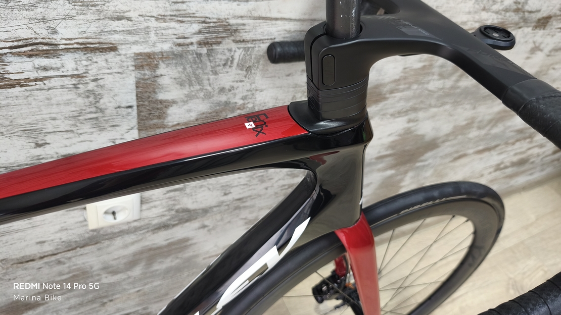 Ridley Fenix SLiC Disc Shimano 105 DI2 Novatec Tubeless | M