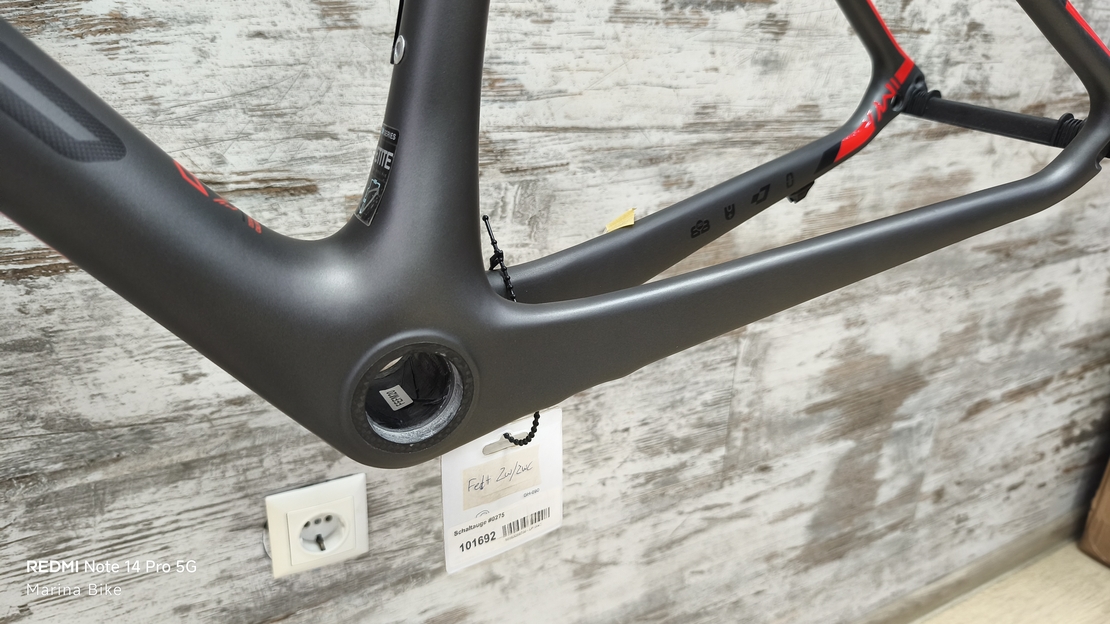 Карбонова рамка FELT ZW2 Rim с дефект на боята | 43