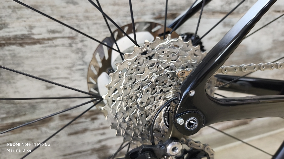Giant Defy Pro 1 Disc 105 Di2/Ultegra Aeolus Pro 37 Tubeless | S