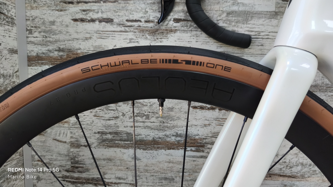 Giant Defy Pro 1 Disc 105 Di2/Ultegra Aeolus Pro 37 Tubeless | S