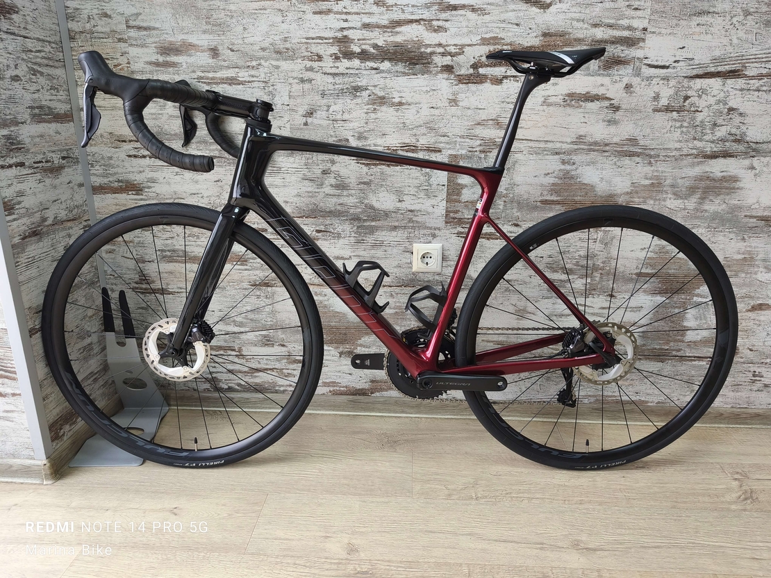 Giant Defy Pro Disc Ultegra Di2 Fulcrum | M/L