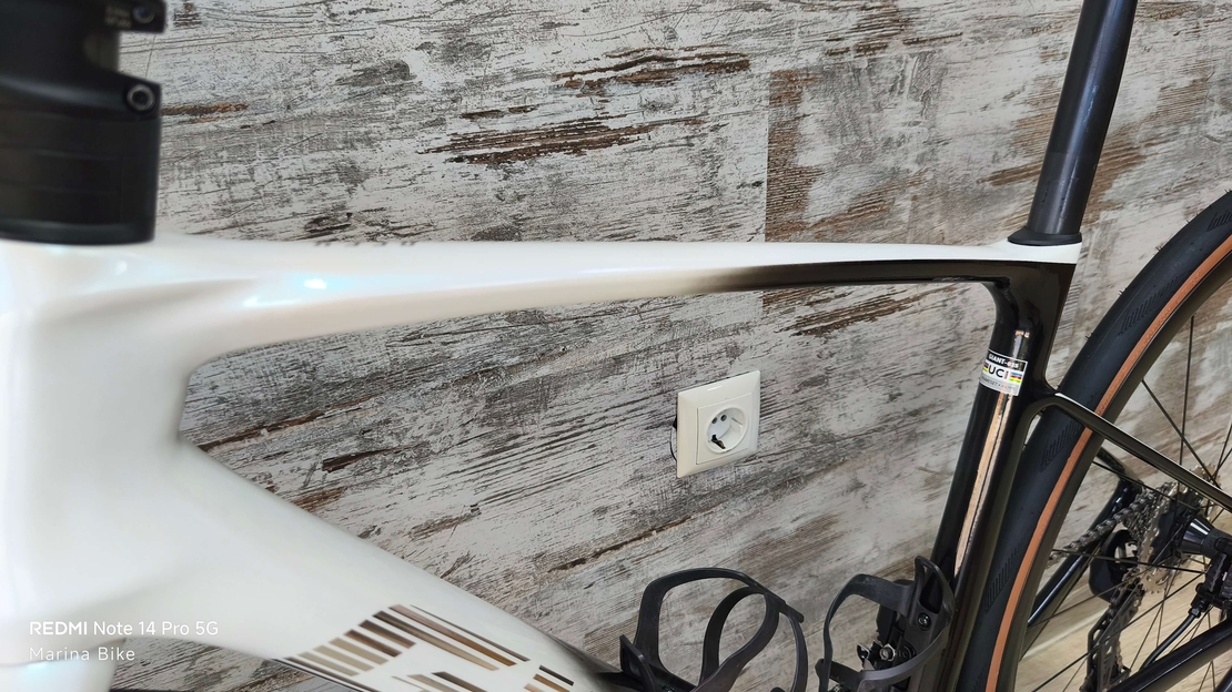 Giant Defy Pro 1 Disc 105 Di2/Ultegra Aeolus Pro 37 Tubeless | S