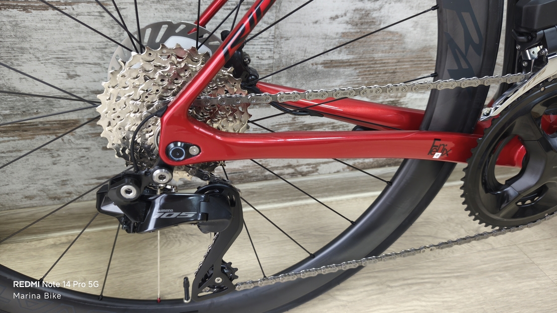 Ridley Fenix SLiC Disc Shimano 105 DI2 Novatec Tubeless | M