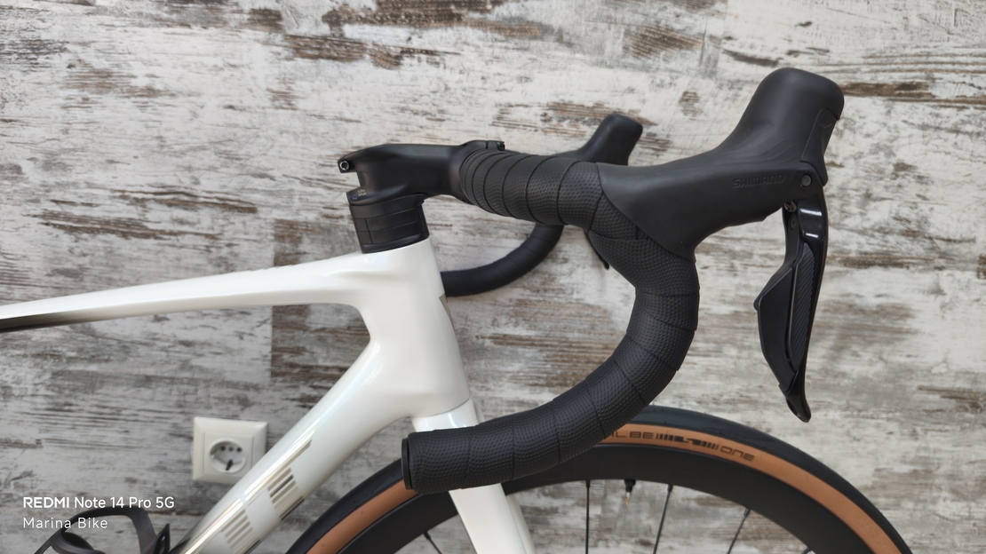 Giant Defy Pro 1 Disc 105 Di2/Ultegra Aeolus Pro 37 Tubeless | S